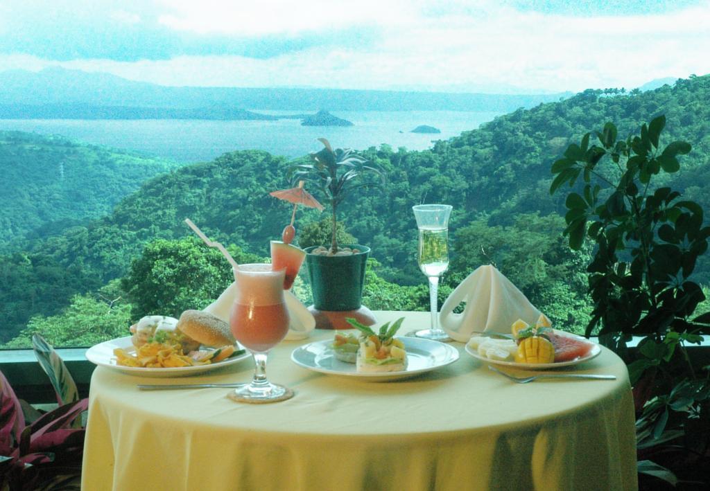 Tagaytay Country Hotel Tagaytay City Zewnętrze zdjęcie